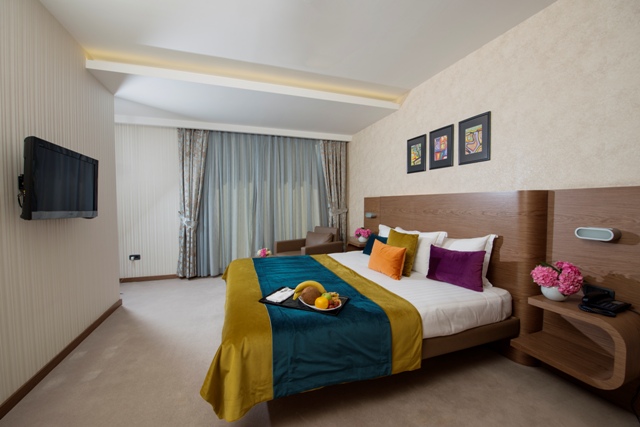 Emerald Pristina Kosovo junior suite room view 3